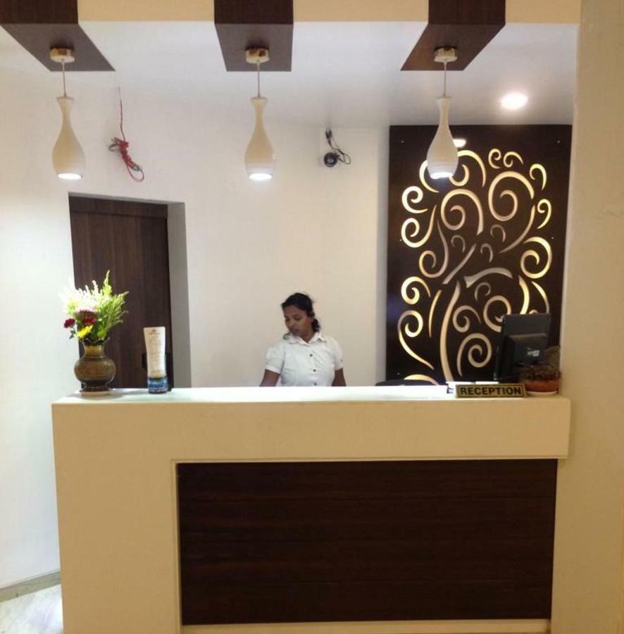 P M Regency Hotel Vadodara Exterior photo